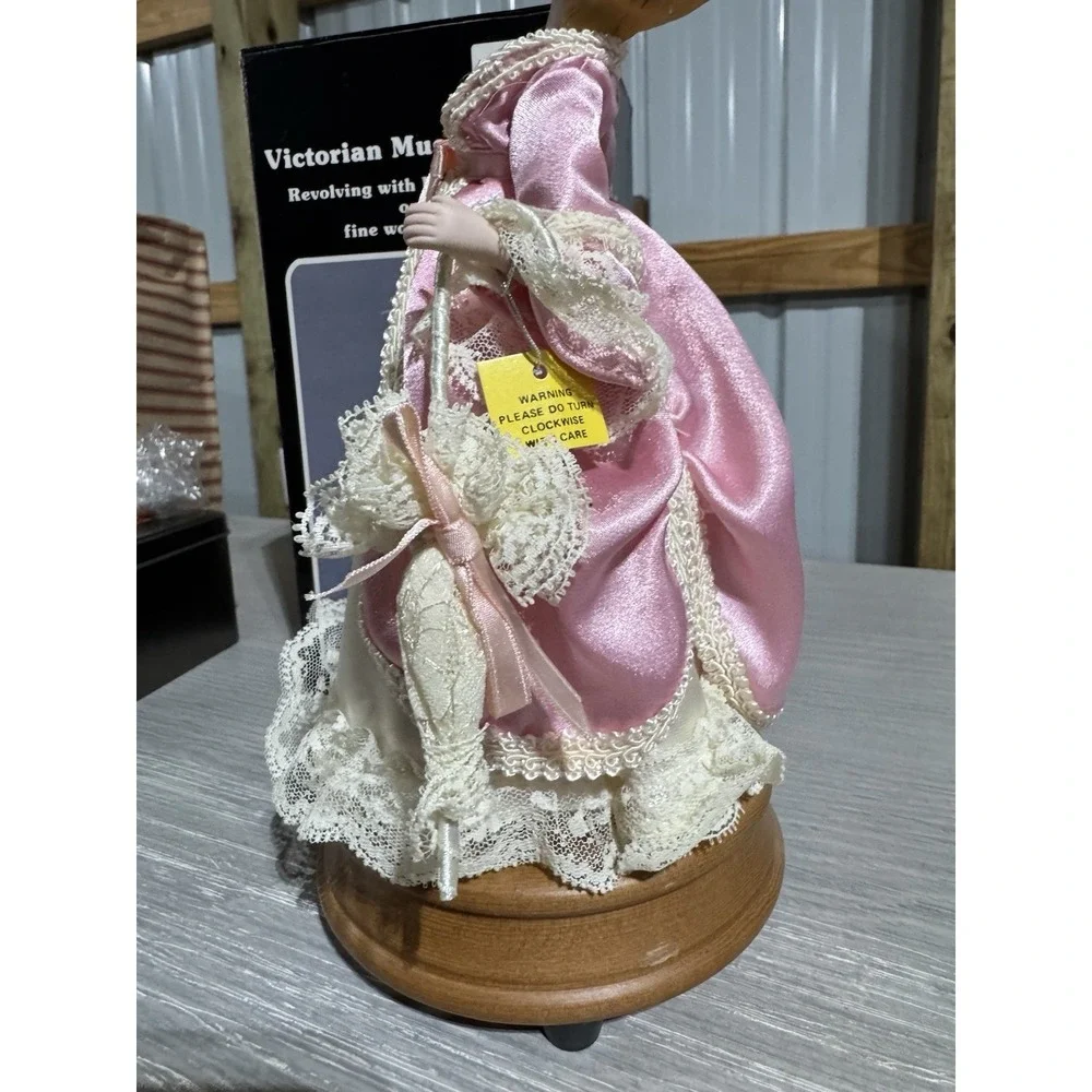 Vintage Victorian Musical‎ Lady Spins On Wooden Base The Main Aisle Gift